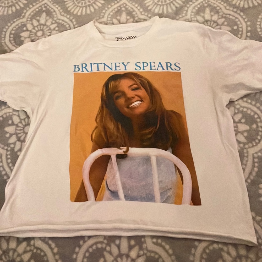 Britney Spears crop tee
